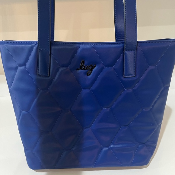 Lug Paddock - Picture 1 of 4